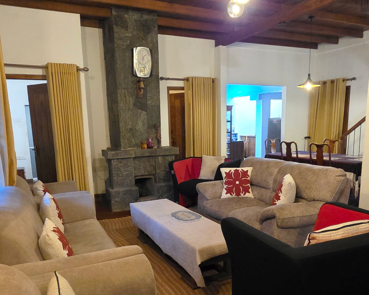 Christine's Cottage Lobby